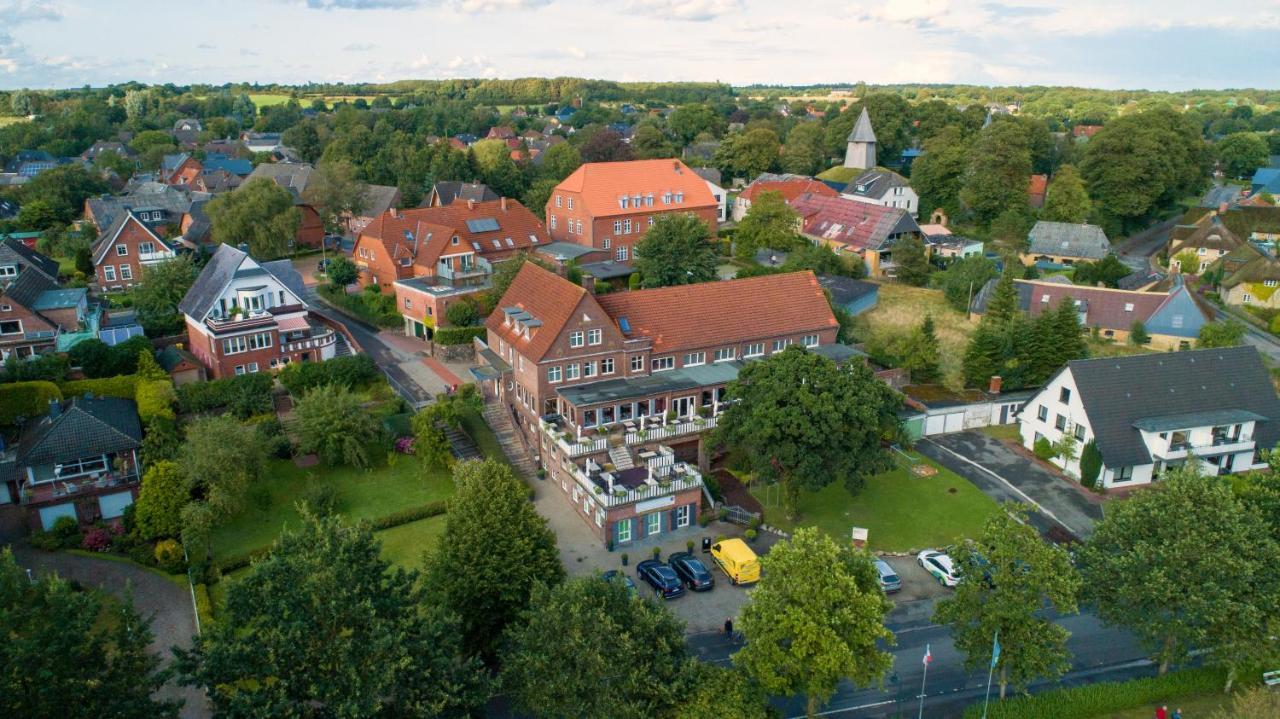 Hotel Zur Treene Schwabstedt Exterior photo